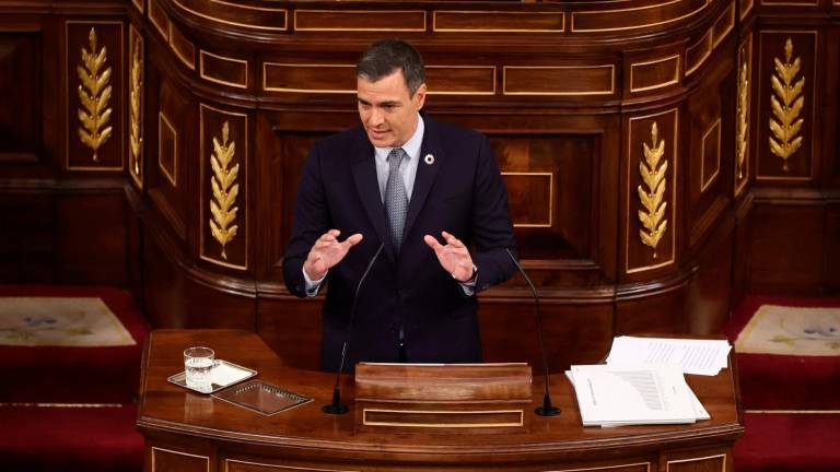 Pedro Sánchez vira más a la izquierda con impuestos a las eléctricas, a la banca y con un paquete de ayudas directas