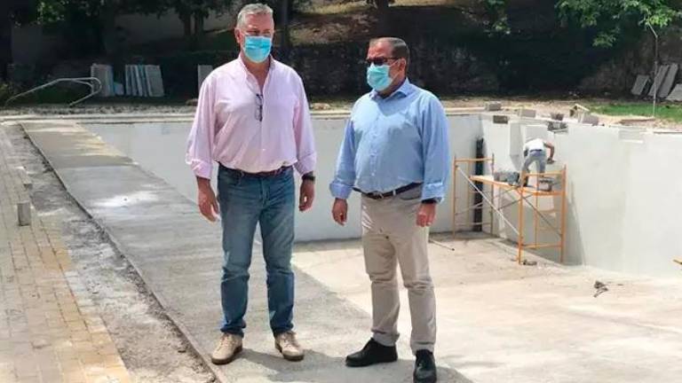 Albanchez de Mágina mejora diversos espacios públicos a través del PFEA