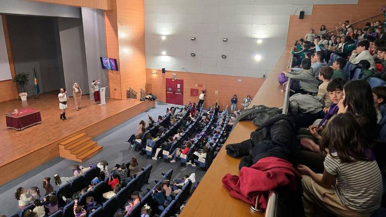 Más de 500 escolares participan en los talleres de divulgación científica organizados por la UJA
