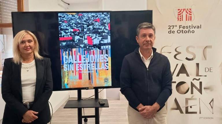 <i>María Espejo y Rafael Ramos, tras la presentación de “Callejos sin salida-Mujereando”. / Ayuntamiento de Jaén.</i>