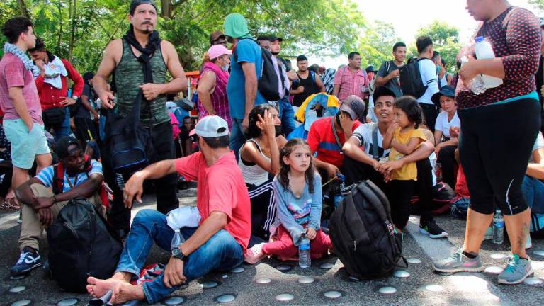 Una caravana de miles de migrantes avanzan hacia Ciudad de México