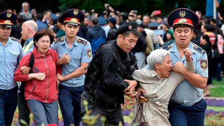 Detenidos medio millar de manifestantes en Kazajistán