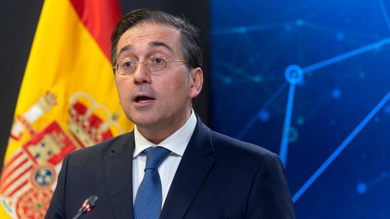 Albares insiste en que es “prematuro” hablar de tropas en Ucrania