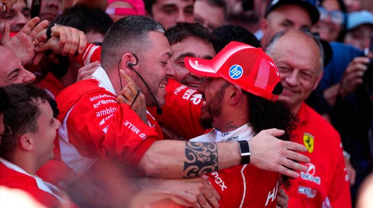 <i>Hamilton celebra el triunfo en Montmeló. / David Davies / PA Wire / dpa. </i>