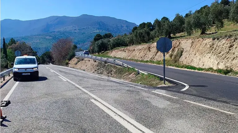 Abiertos al tráfico los dos primeros kilómetros de la A-324 tras los daños por el tren de borrascas