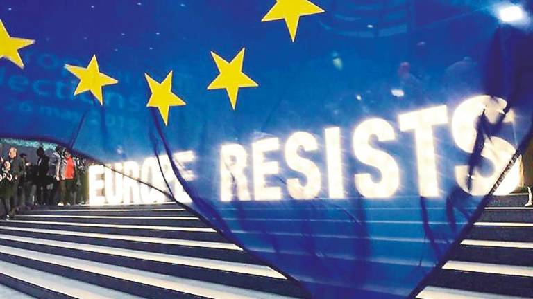 Bruselas destaca que ganan las europeas fuerzas proeuropeas