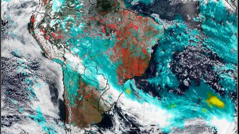 Los fuegos amazónicos crean manchas de aerosoles sobre el Atlántico sur