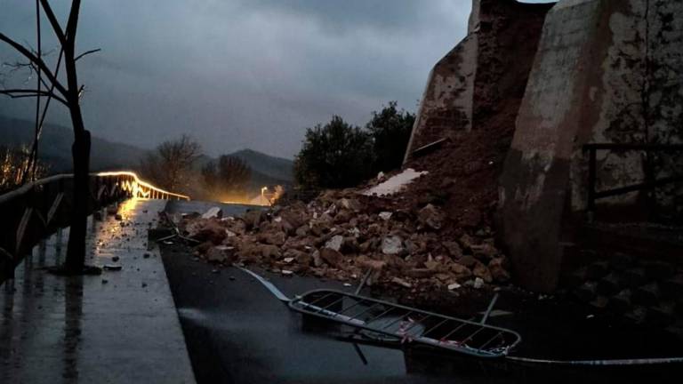 Se derrumba parte de la plaza de toros de Orcera