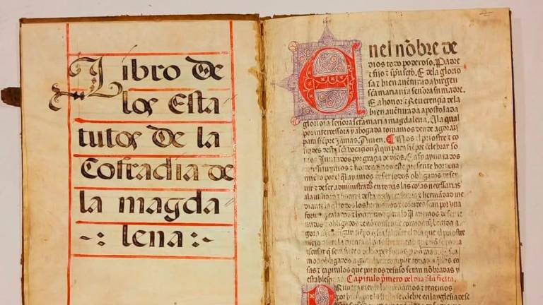 El Archivo Histórico expone un libro de estatutos de una cofradía laical de los siglos XVI y XVII