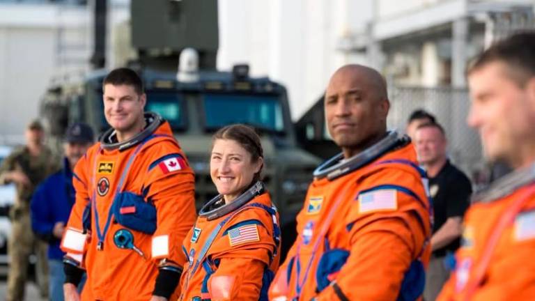 Así entrena una astronauta del Artemis II para acostumbrarse de nuevo a la gravedad