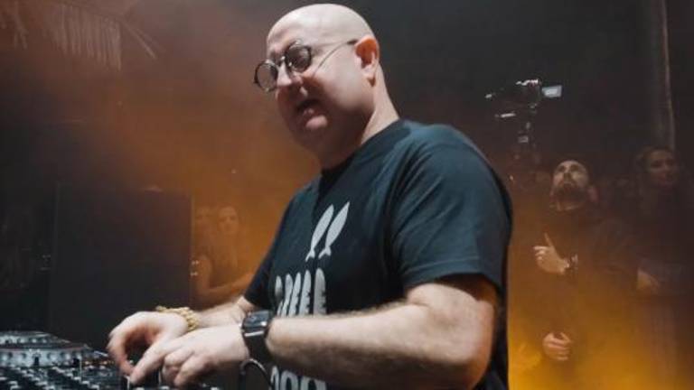 Padre Guilherme Peixoto, el “cura DJ” que mezcla fe y electrónica