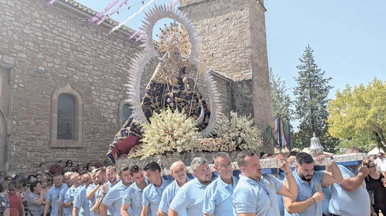 <i>Nuestra Señora de Fuensanta tronificada. / Isabel de la Paz / Diario JAÉN.</i>
