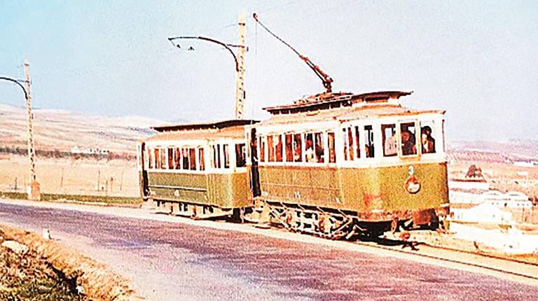 <i>Ferrocarril que cubría el recorrido ente La Loma y Linares en los años 60.</i>