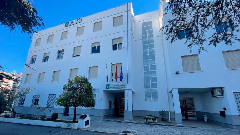 El IPEP estrenará el lunes su nuevo nombre “Juan Eslava Galán” en un acto que contará con el escritor