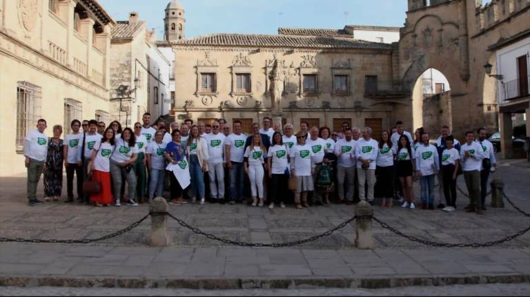 <i>Reunión de Jaén Merece Más en Baeza. Archivo. / JM+.</i>