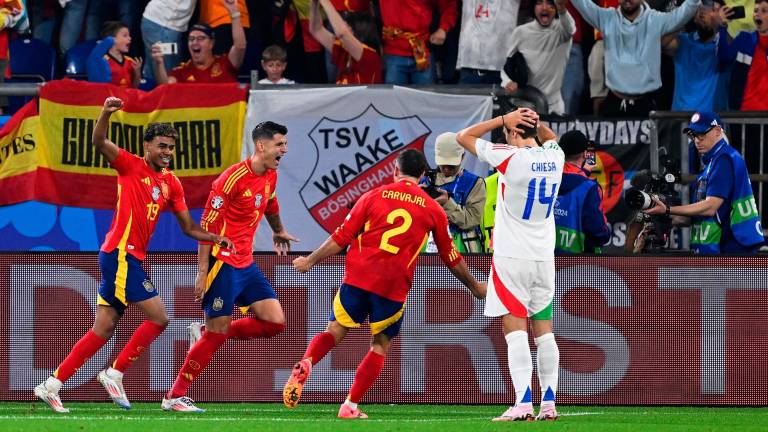 España vuela hacia octavos tras su recital ante Italia (1-0)