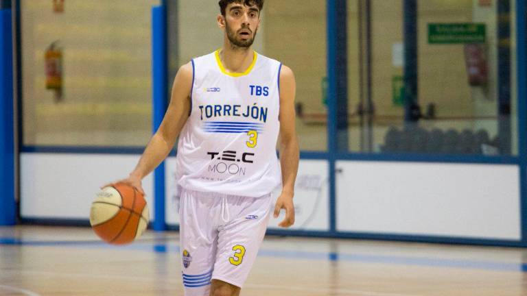 El escolta Daniel Ginés firma por el CB Martos