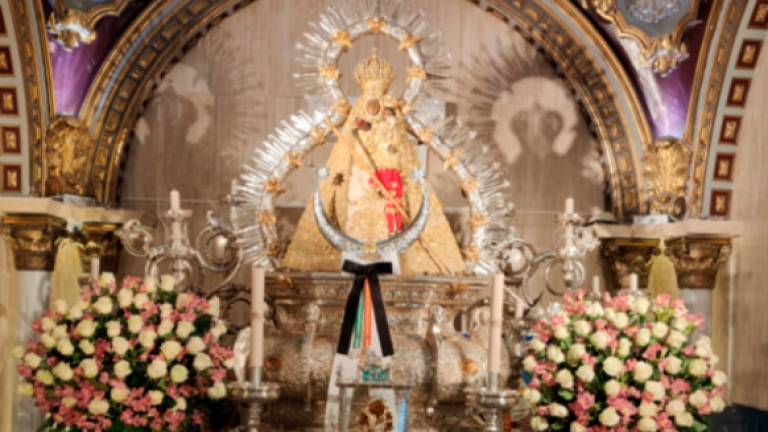 El papa Francisco ofrece una bendición apostólica a la Virgen de la Cabeza