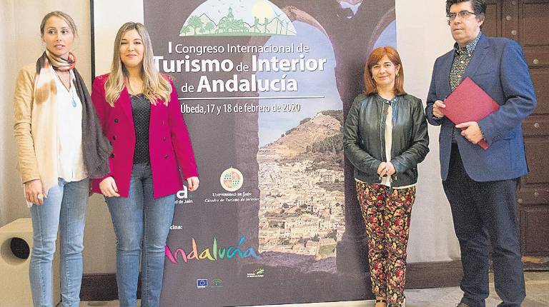 INICIATIVA. <i>Elena Rodríguez, Raquel Morales, Antonia Olivares y Juan Ignacio Pulido, en la presentación.</i>