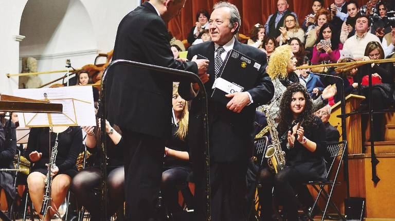 ANIVERSARIO.<i> Rafa Martínez junto a Herrera Moya en el concierto por el 50 aniversario de la AMU.</i>