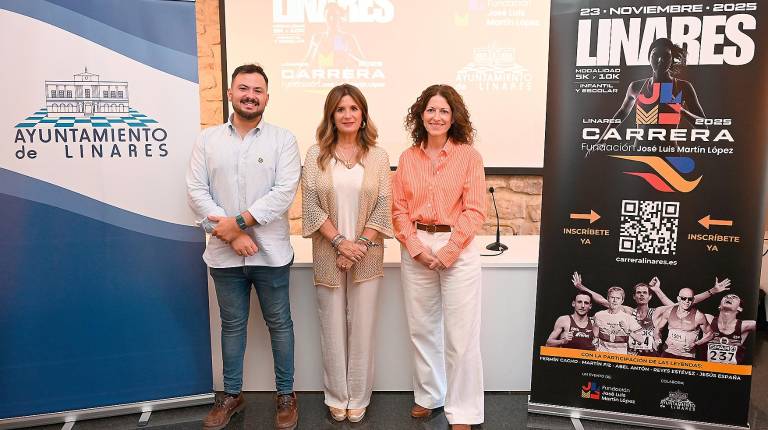 <i>Martín de la Torre, Auxi del Olmo y Lucía Aguilar presentan la próxima cita deportiva. </i>