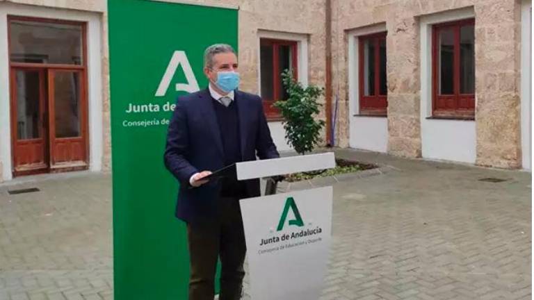 Educación defiende el cierre de la Escuela Santa Catalina por la escasa demanda