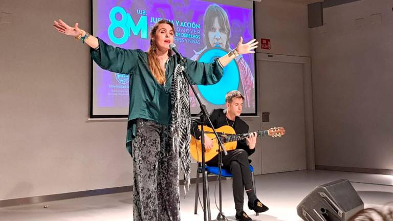 La cantante Lourdes Pastor cierra el programa de la UJA por el 8M