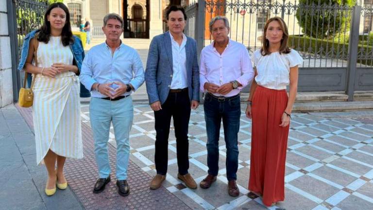María Segovia, José María Álvarez, Agustín González, Antonio Losa y Mónica Moreno.
