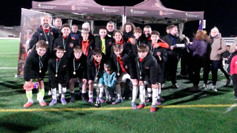 Entrega de trofeos del Campeonato de Fútbol 7 “Ningún niño sin juguete”