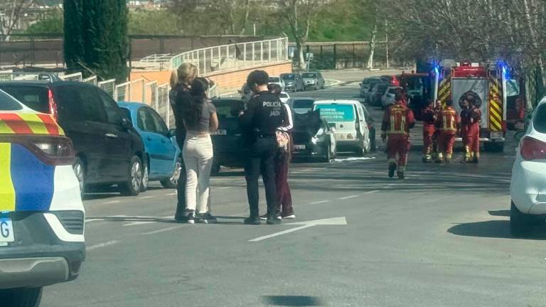 Susto en Las Fuentezuelas por el incendio de un coche