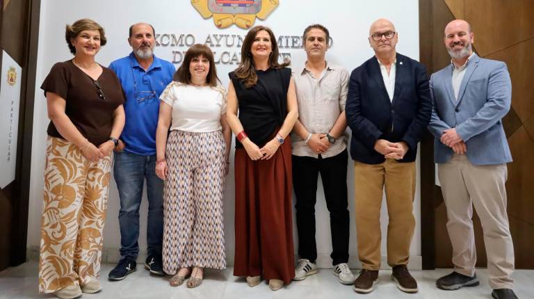 <i>Manuel Fernández se reúne con los representantes municipales de Alcaudete y La Bobadilla. / Subdelegación del Gobierno.</i>