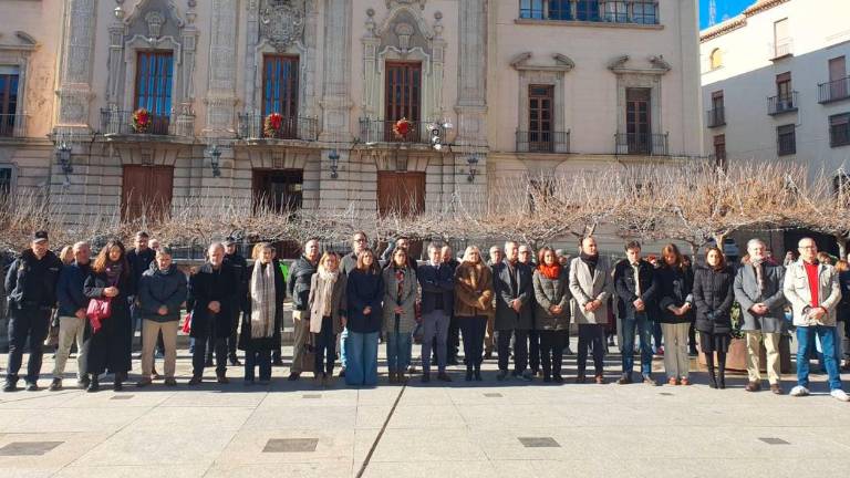 Jaén guarda un minuto de silencio por las víctimas del accidente ferroviario