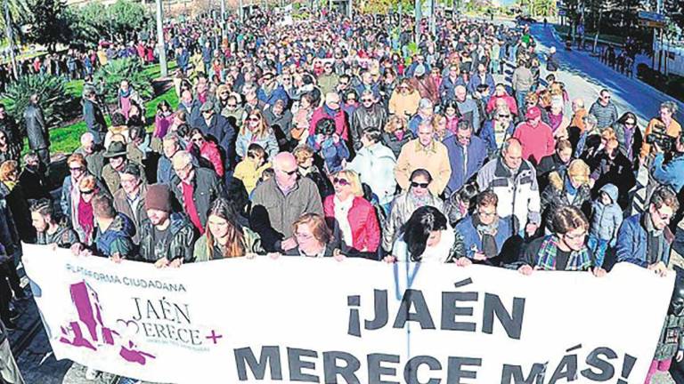 Aguardan sin decisión ante la lucha del “y tú más”