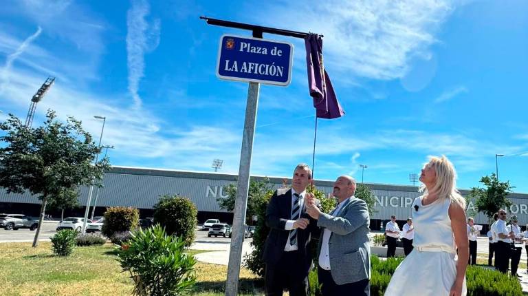 El entorno del Estadio de La Victoria se viste con la historia del Real Jaén