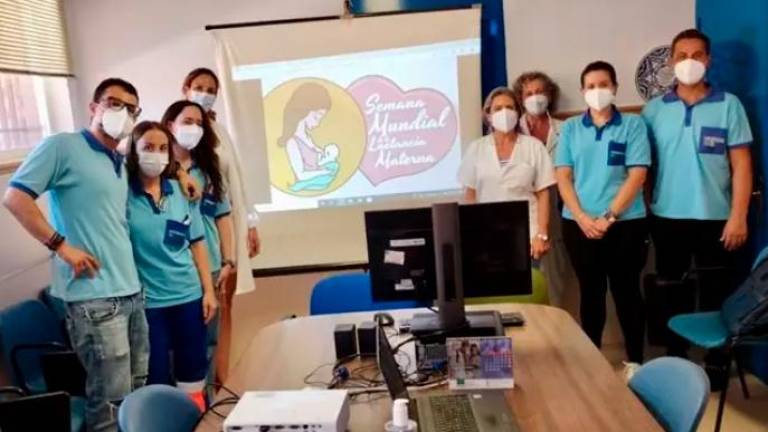 Sanitarios de Jaén promocionan la lactancia materna