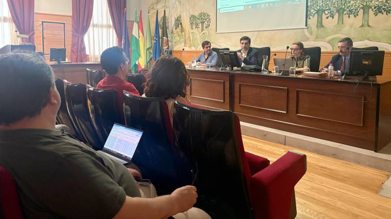 <i>Presentación de la nueva aplicación. / UJA.</i>
