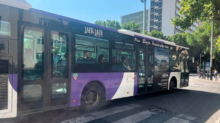 <i>Imagen de archivo de un autobús urbano de Jaén.</i>