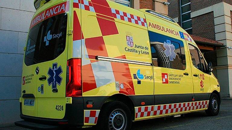 <i>Ambulancia de Emergencias Sanitarias (Sacyl). Archivo. / Emergencias Sanitarias Sacyl.</i>