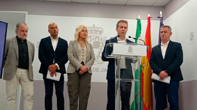 <i>Francisco Lechuga, José María Cano, María Espejo, Julio Millán y Javier Padorno. / Fran Miranda / Diario JAÉN.</i>