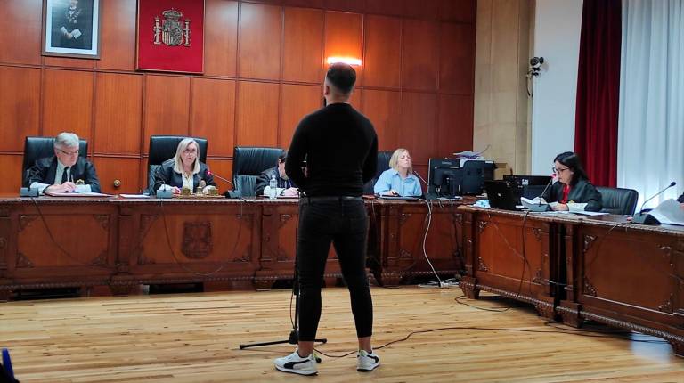 <i>El acusado durante su declaración ante el tribunal en una imagen de archivo. / Europa Press.</i>