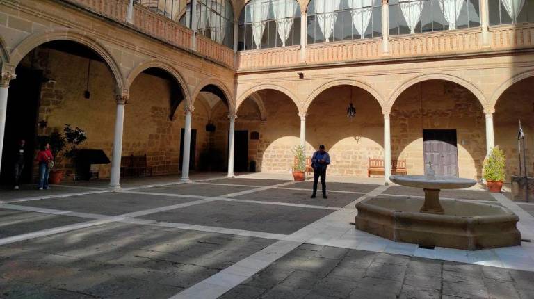 <i>Patio del Hospital de Santiago en Úbeda. Archivo. / Europa Press.</i>
