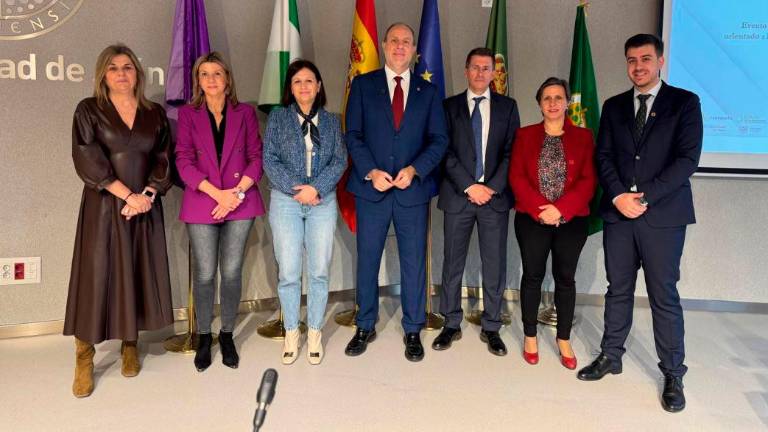 La Antigua Escuela de Magisterio acoge una jornada sobre el sector agroalimentario