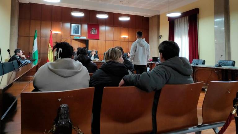 Condenados en Jaén seis miembros de una familia por falsificar ropa