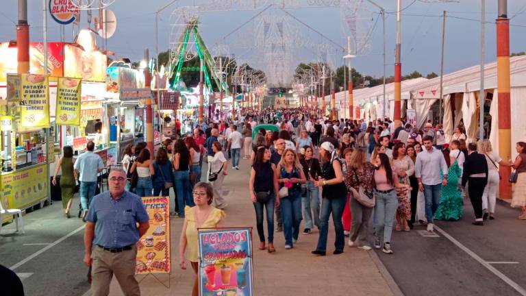 Buen ambiente durante la jornada de hoy, en el recinto ferial. / Fran Miranda / Diario JAÉN.
