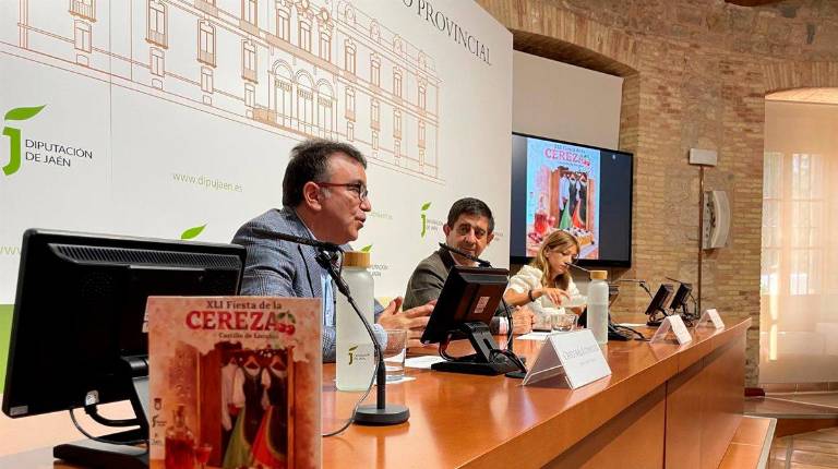 <i>Presentación de la 41ª Fiesta de la Cereza de Castillo de Locubín. / Diputación de Jaén.</i>