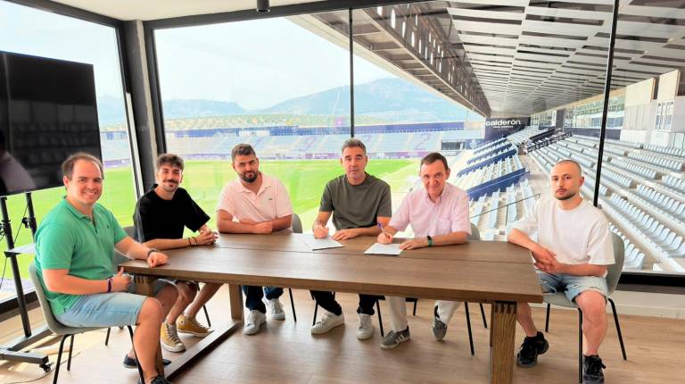 <i>Acuerdo de colaboración entre el Real Jaén CF y el grupo de Investigación Sinbad2 de la UJA. / Real Jaén.</i>