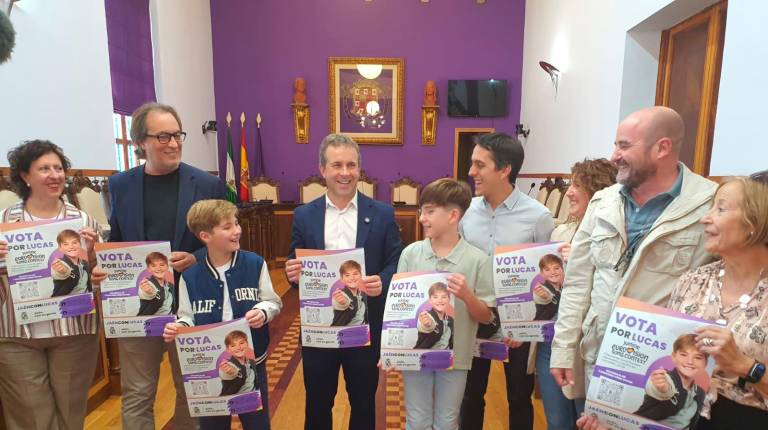 <i>Recepción al cantante Lucas Paulano. / Ayuntamiento de Jaén.</i>