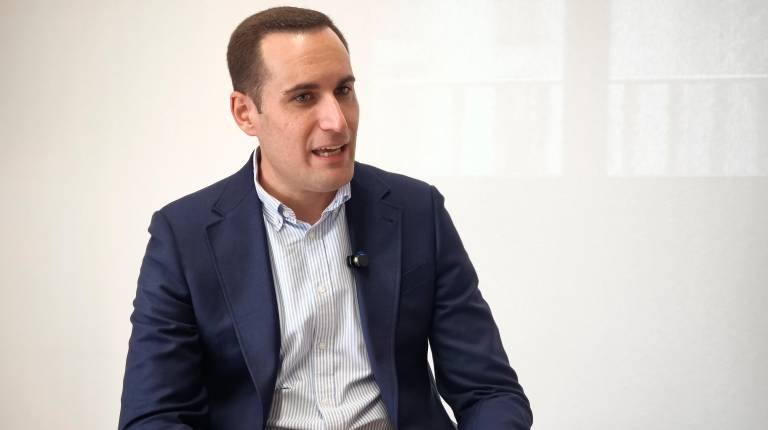 <i>El presidente de la Diputación Provincial de Jaén, Juan Latorre, durante una entrevista realizada por la periodista Manuela Rosa Jaenes. / Agustín Muñoz / Diario JAÉN.</i>