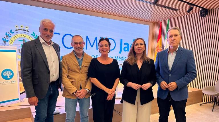 <i>Encuentro “Acompañar al paciente con cáncer de pulmón: más allá del tratamiento”. / Junta de Andalucía.</i>