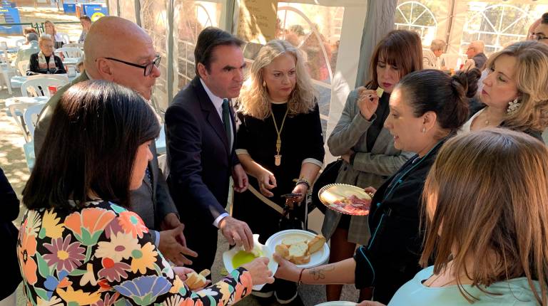 La XIX Feria del Aceite de Porcuna concluye con el aplauso a sus ganaderos y la entrega de la Aceituna de Oro